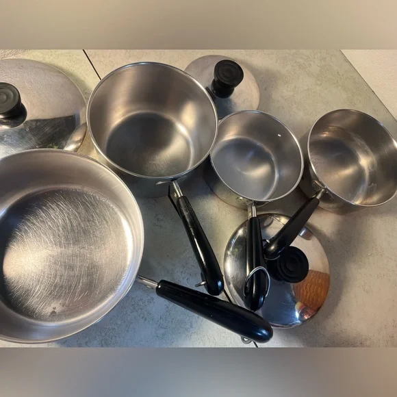 Set of 4 Revere Ware Pots  2 1 1.5 3/4 Quart - Picture 3 of 8